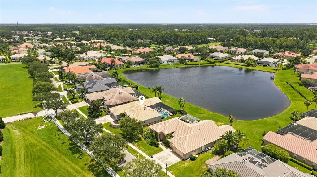 4618 Avenue Longchamps Lutz FL 33558