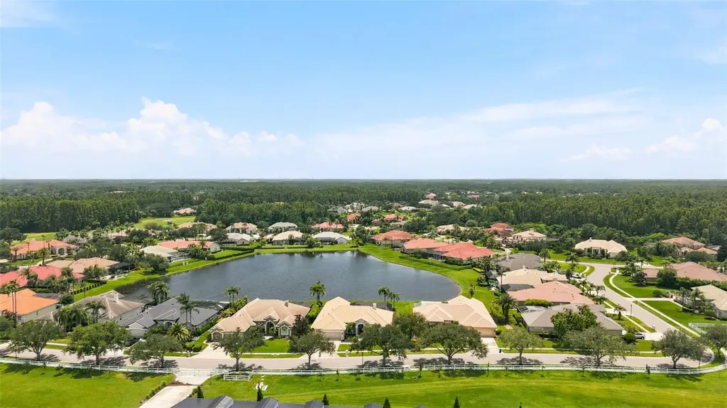 4618 Avenue Longchamps Lutz FL 33558