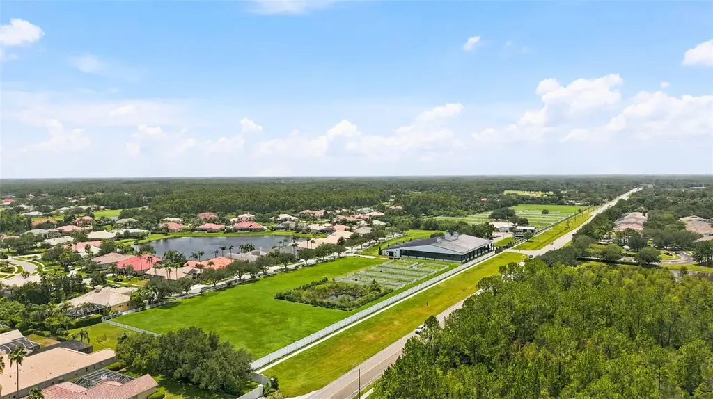 4618 Avenue Longchamps Lutz FL 33558