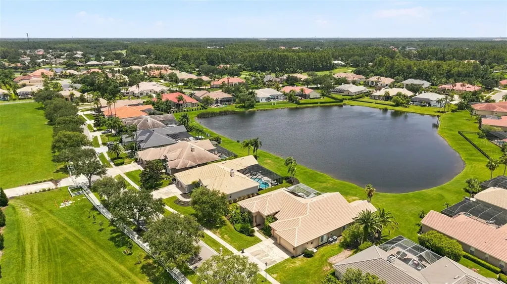 4618 Avenue Longchamps Lutz FL 33558