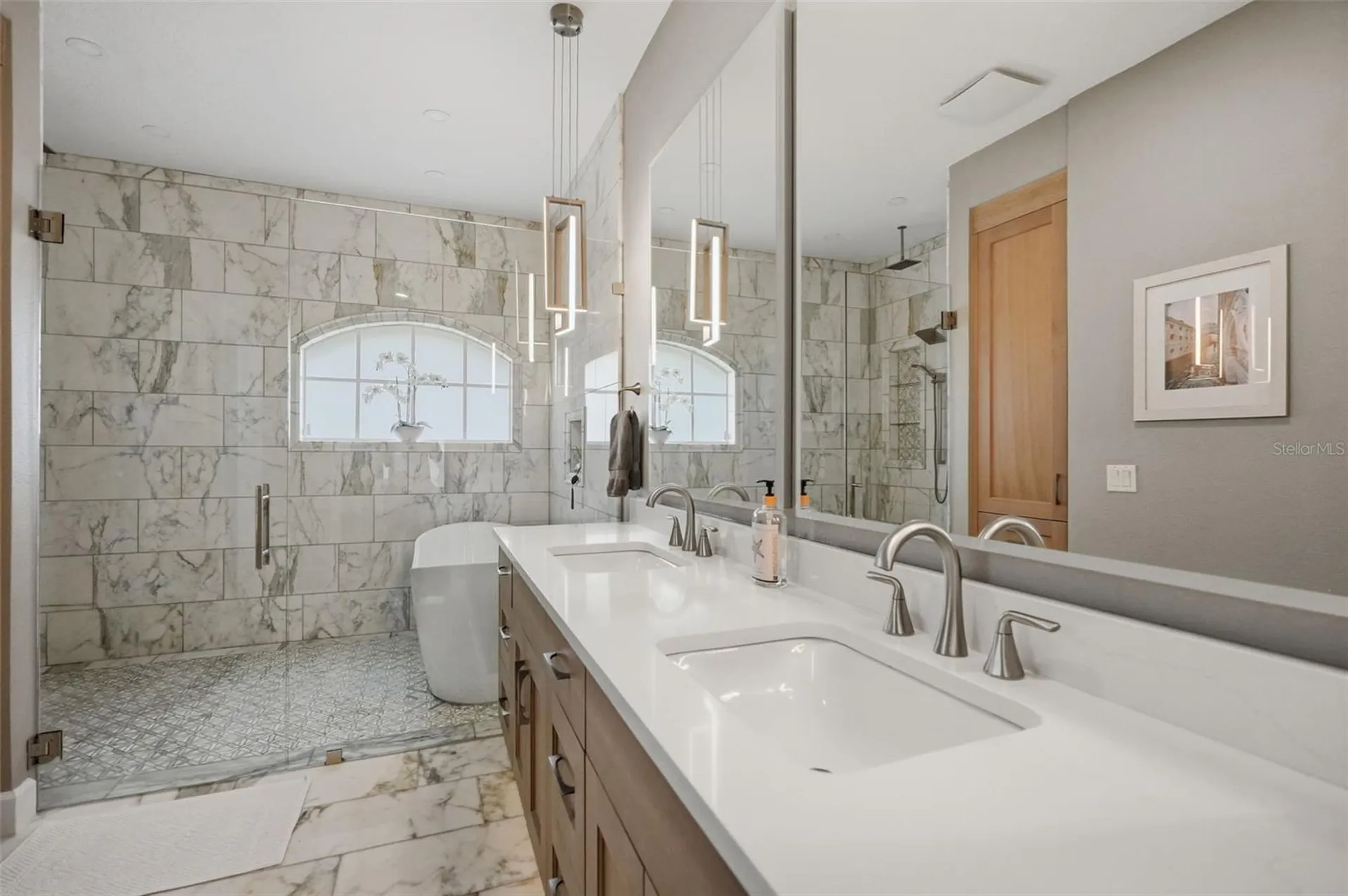 4618 Avenue Longchamps Lutz FL 33558