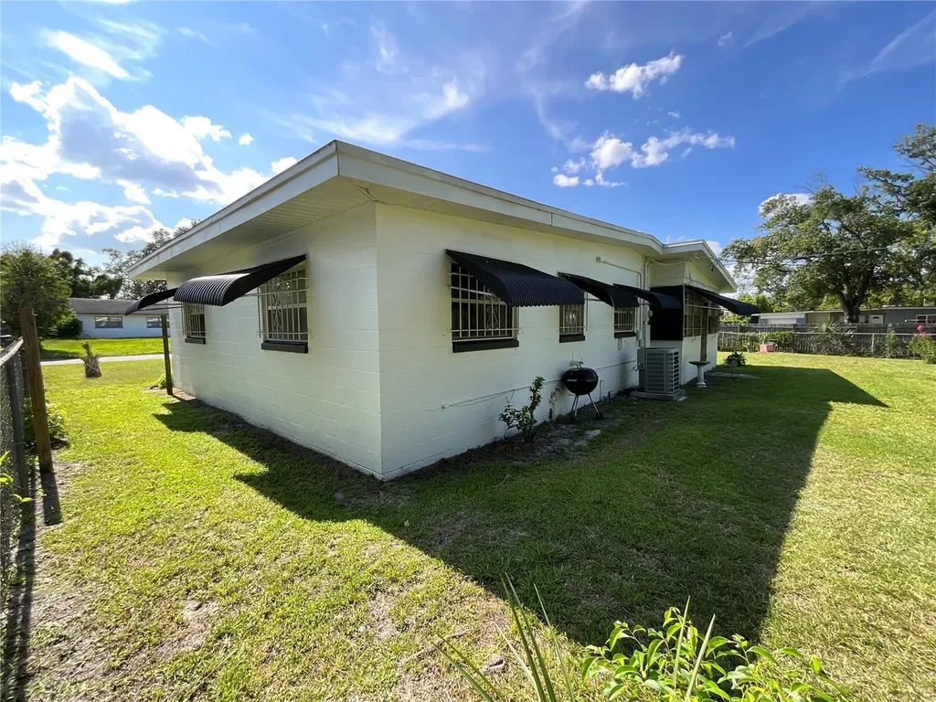2423 Savoy Drive Orlando FL 32808