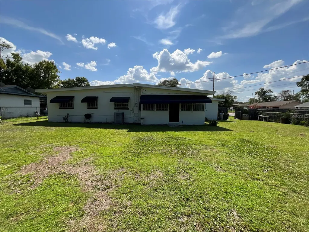 2423 Savoy Drive Orlando FL 32808