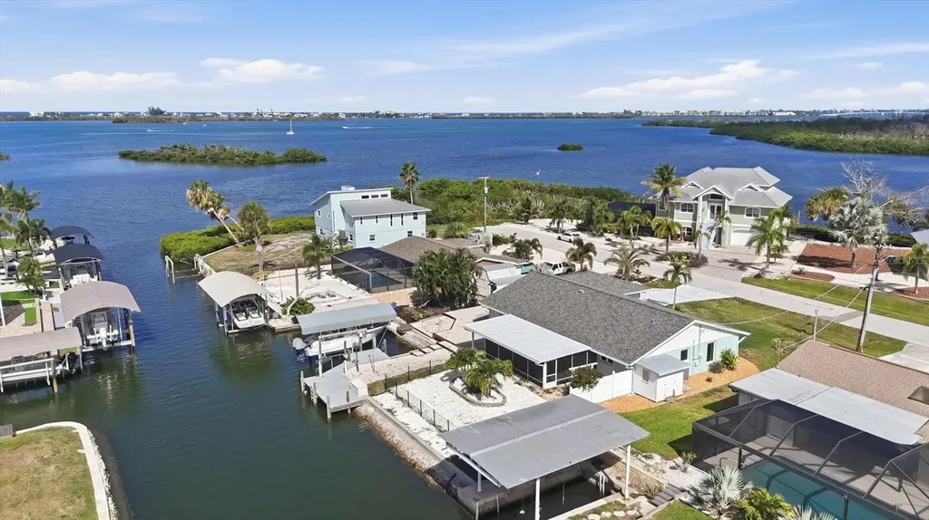 1925 Oregon Trail Englewood FL 34224