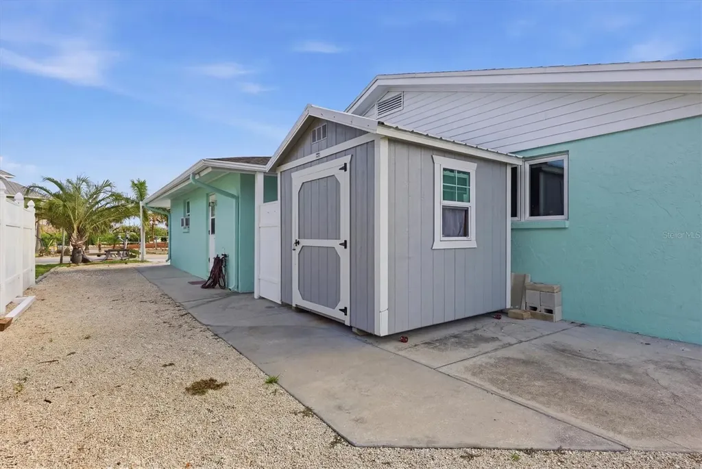 1925 Oregon Trail Englewood FL 34224