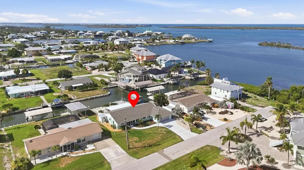 1925 Oregon Trail Englewood FL 34224