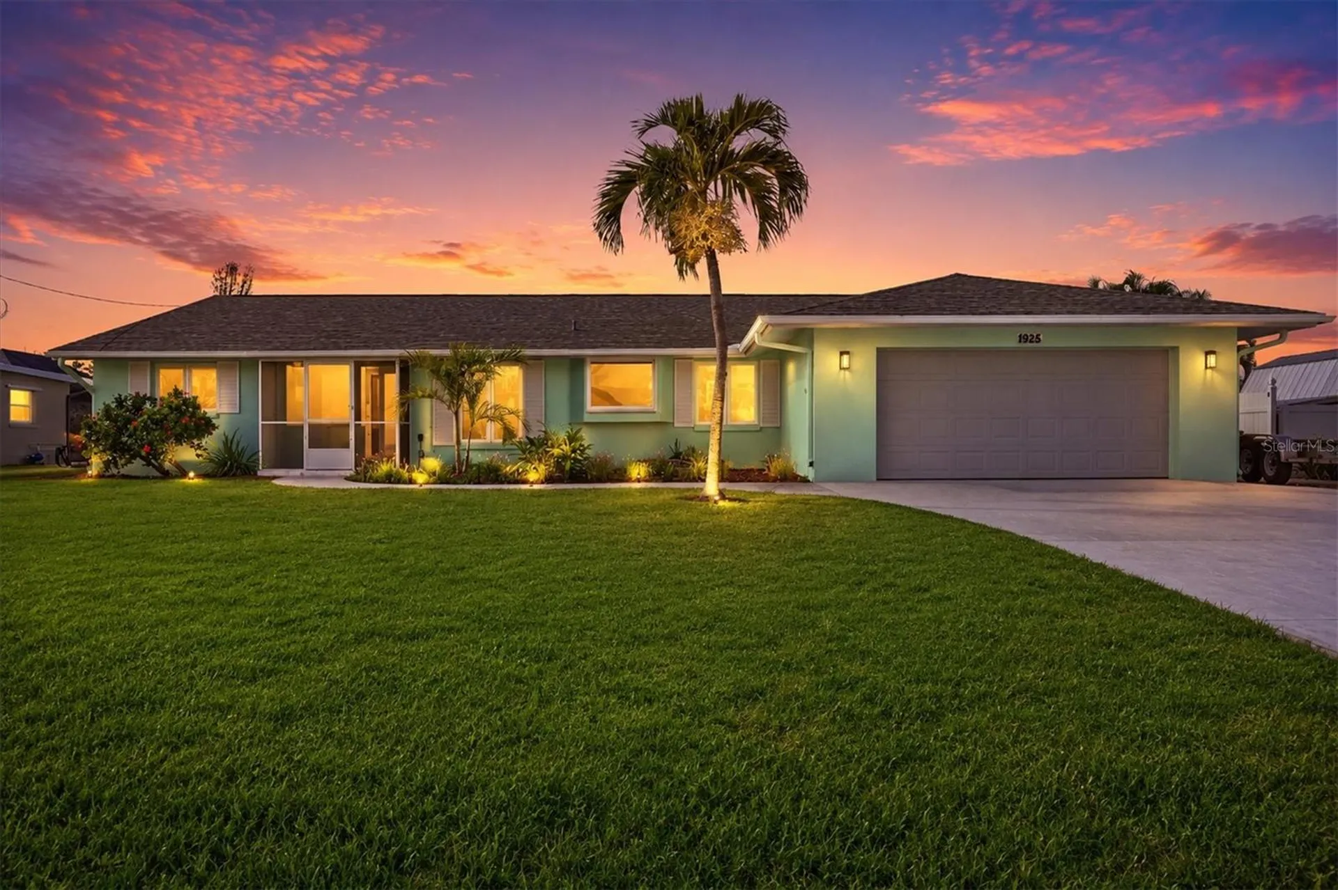 1925 Oregon Trail Englewood FL 34224