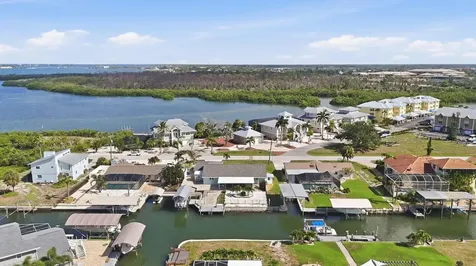 1925 Oregon Trail Englewood FL 34224