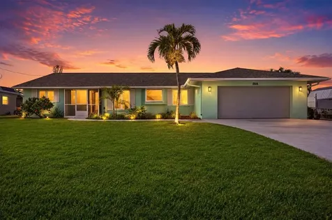 1925 Oregon Trail Englewood FL 34224