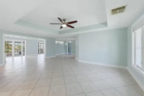 1925 Oregon Trail Englewood FL 34224