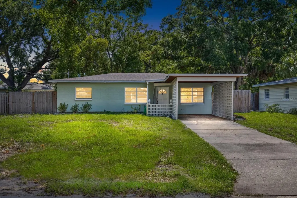 206 N Gunlock Avenue Tampa FL 33609