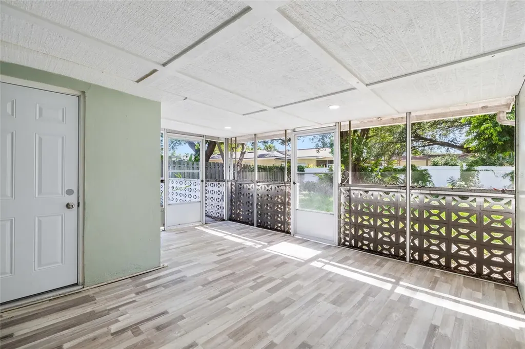 206 N Gunlock Avenue Tampa FL 33609