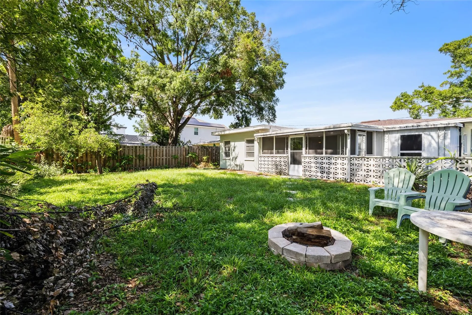 206 N Gunlock Avenue Tampa FL 33609