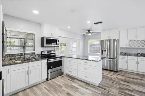 206 N Gunlock Avenue Tampa FL 33609