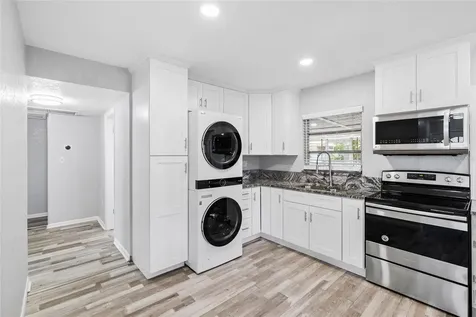 206 N Gunlock Avenue Tampa FL 33609