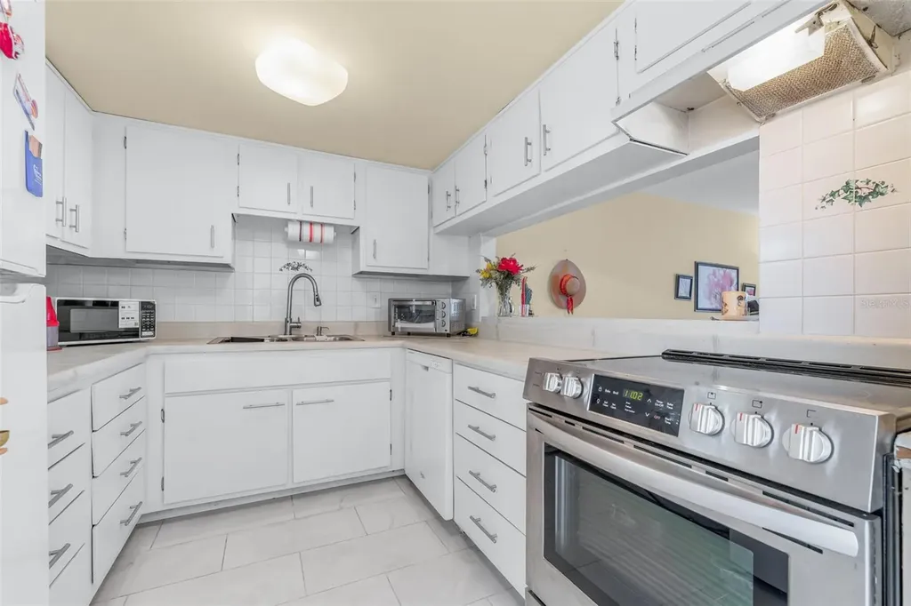 7701 Starkey Road Seminole FL 33777