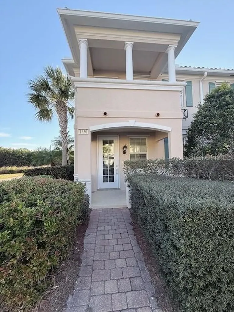 1650 Napoli Sarasota FL 34232