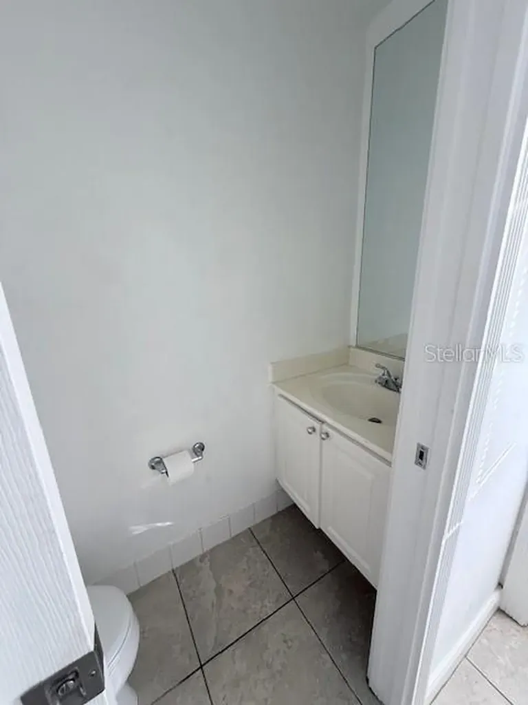 1650 Napoli Sarasota FL 34232