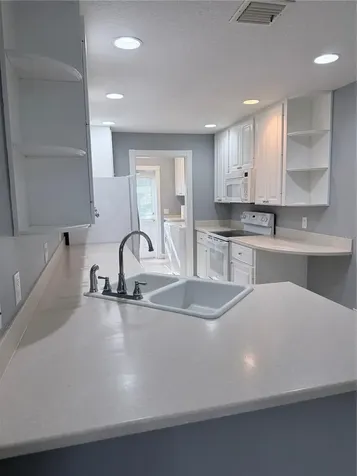 1650 Napoli Sarasota FL 34232
