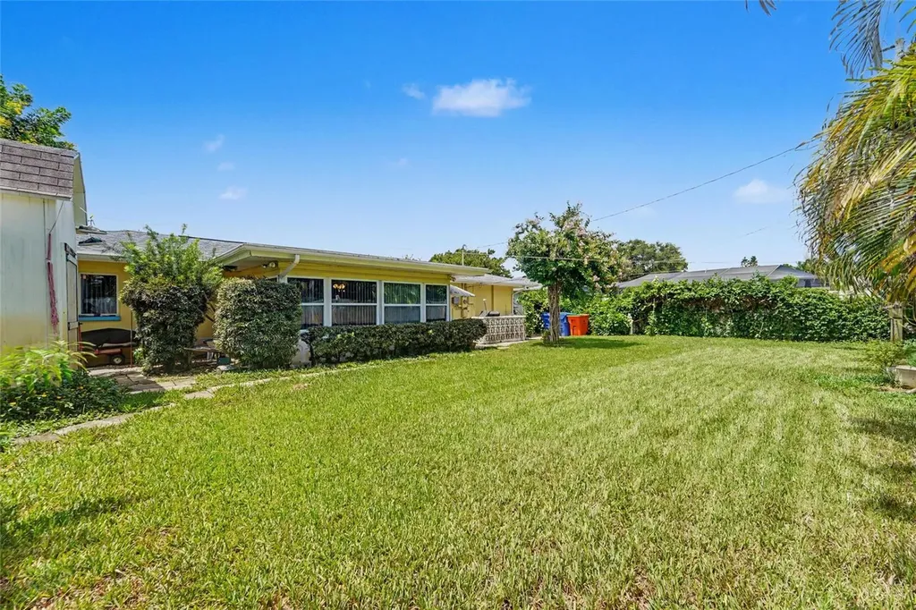 9735 50th Avenue N Madeira Beach FL 33708