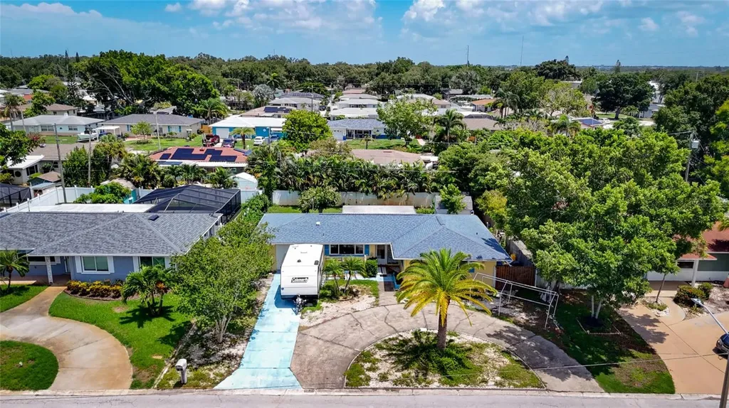 9735 50th Avenue N Madeira Beach FL 33708