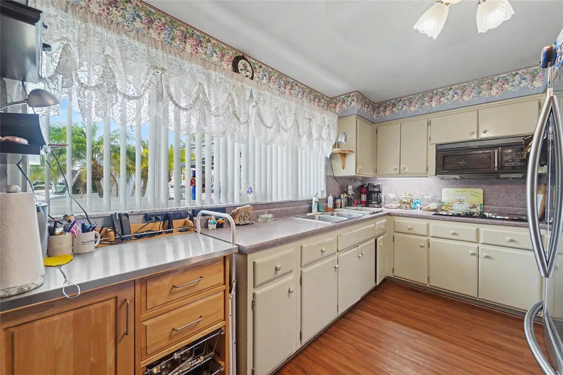 9735 50th Avenue N Madeira Beach FL 33708