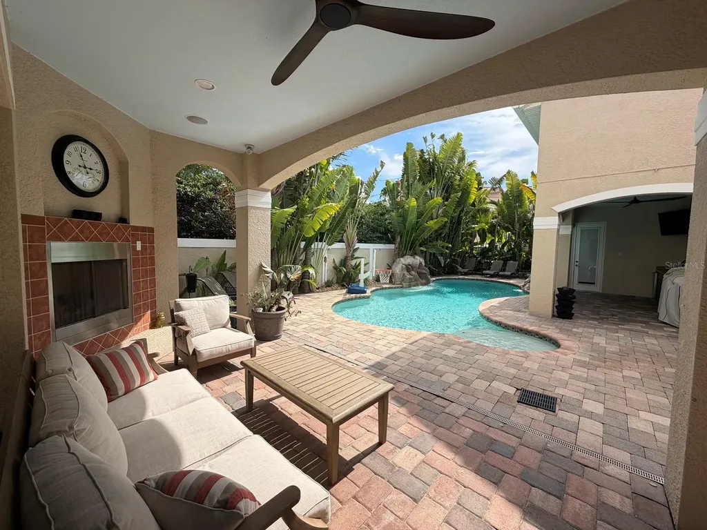2301 S Hale Avenue Tampa FL 33629