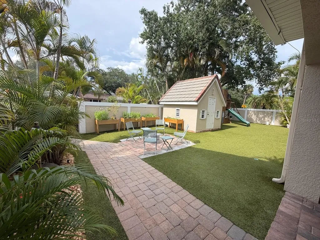 2301 S Hale Avenue Tampa FL 33629