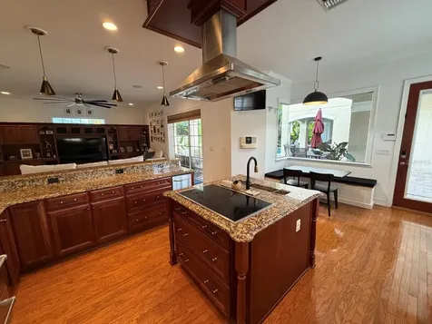 2301 S Hale Avenue Tampa FL 33629