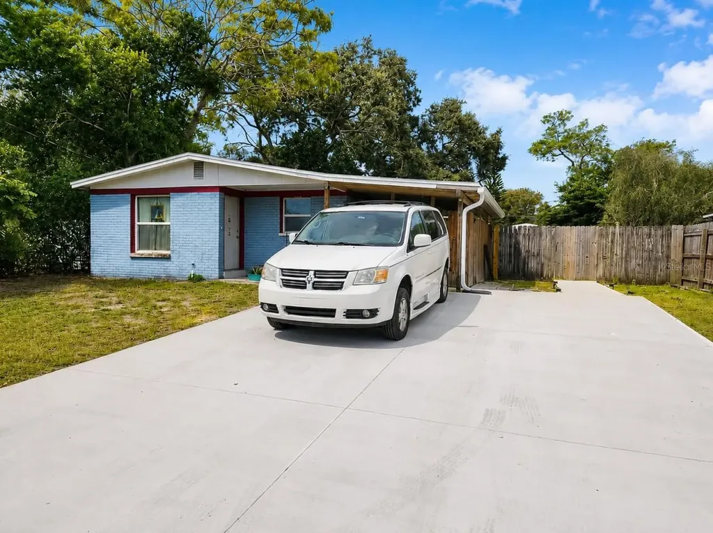 6512 W Chelsea Street Tampa FL 33634