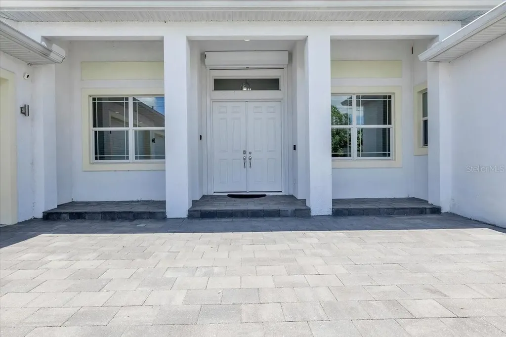 2918 SE 10th Place Cape Coral FL 33904
