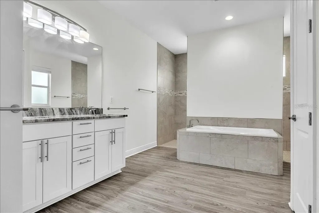 2918 SE 10th Place Cape Coral FL 33904