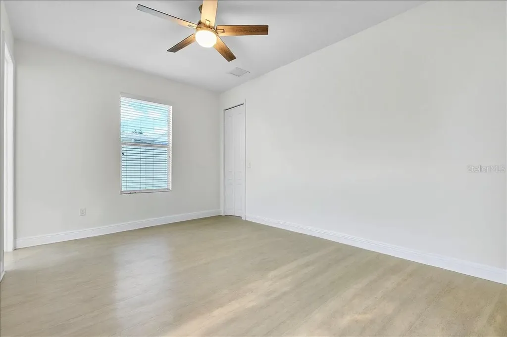 2918 SE 10th Place Cape Coral FL 33904