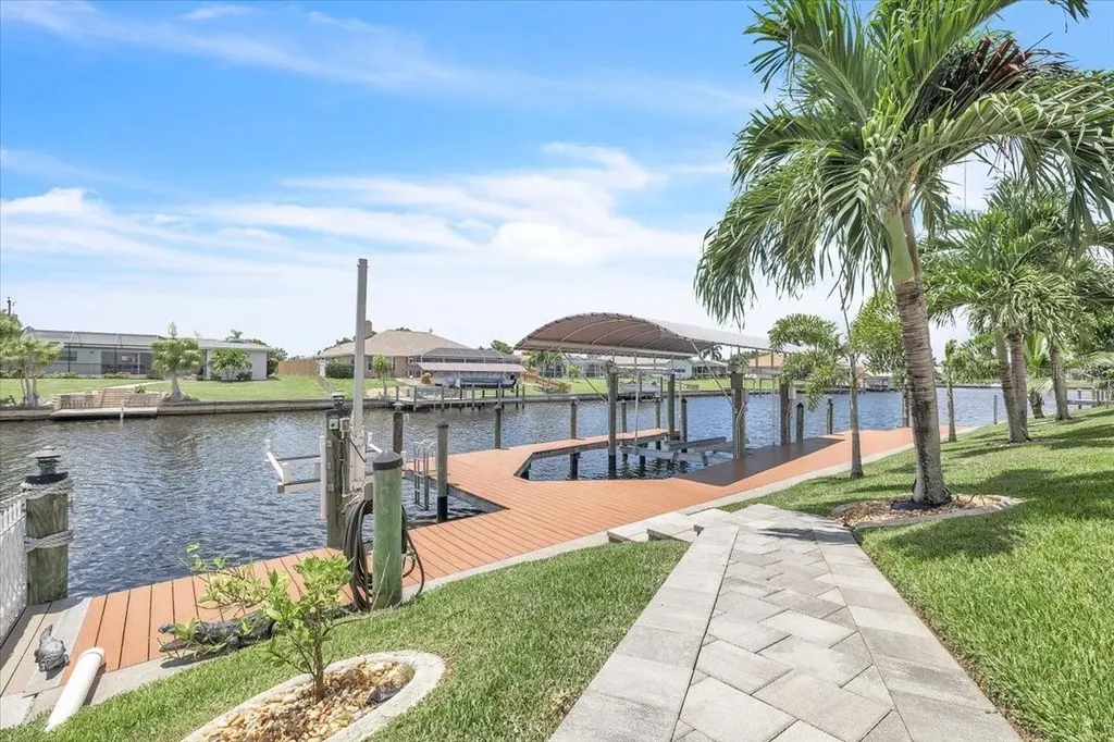 2918 SE 10th Place Cape Coral FL 33904
