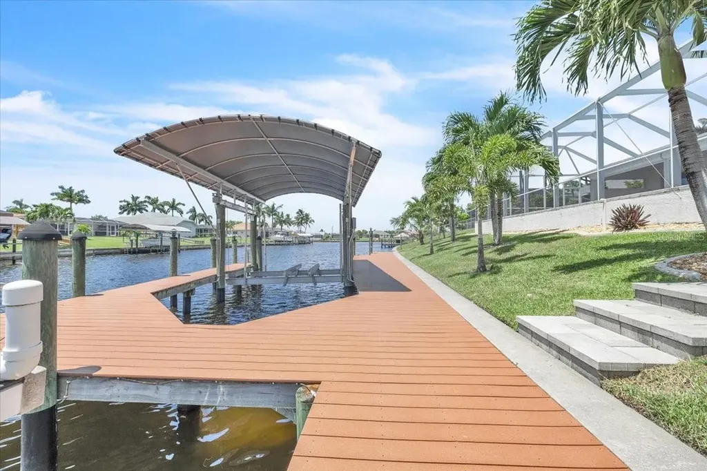 2918 SE 10th Place Cape Coral FL 33904