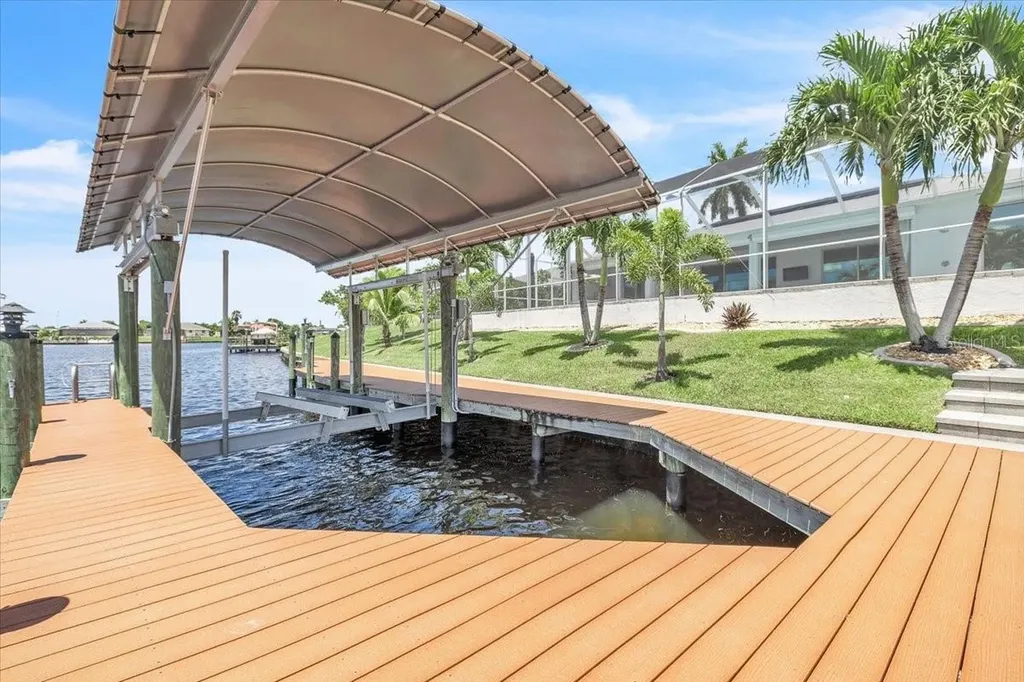 2918 SE 10th Place Cape Coral FL 33904
