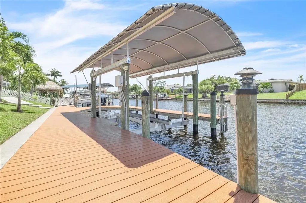2918 SE 10th Place Cape Coral FL 33904