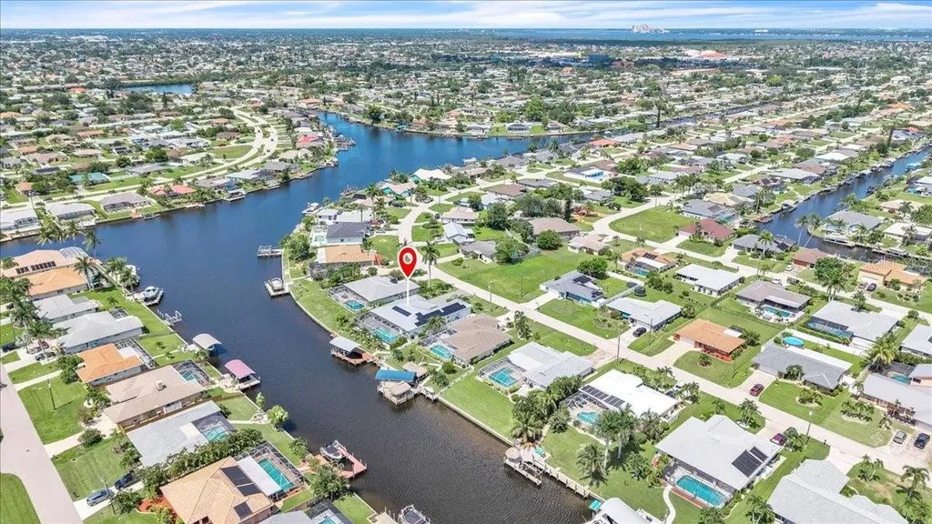 2918 SE 10th Place Cape Coral FL 33904