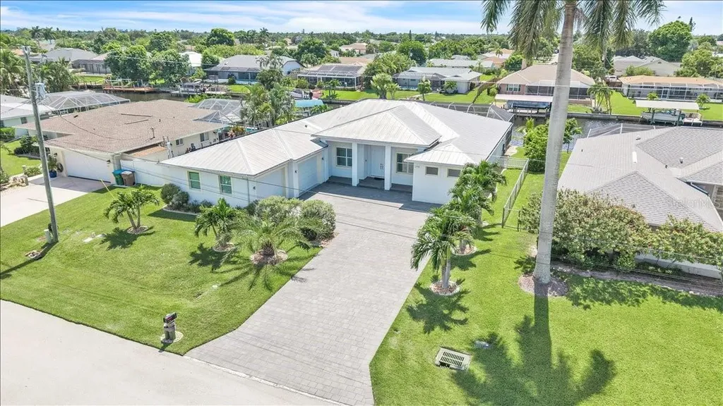 2918 SE 10th Place Cape Coral FL 33904