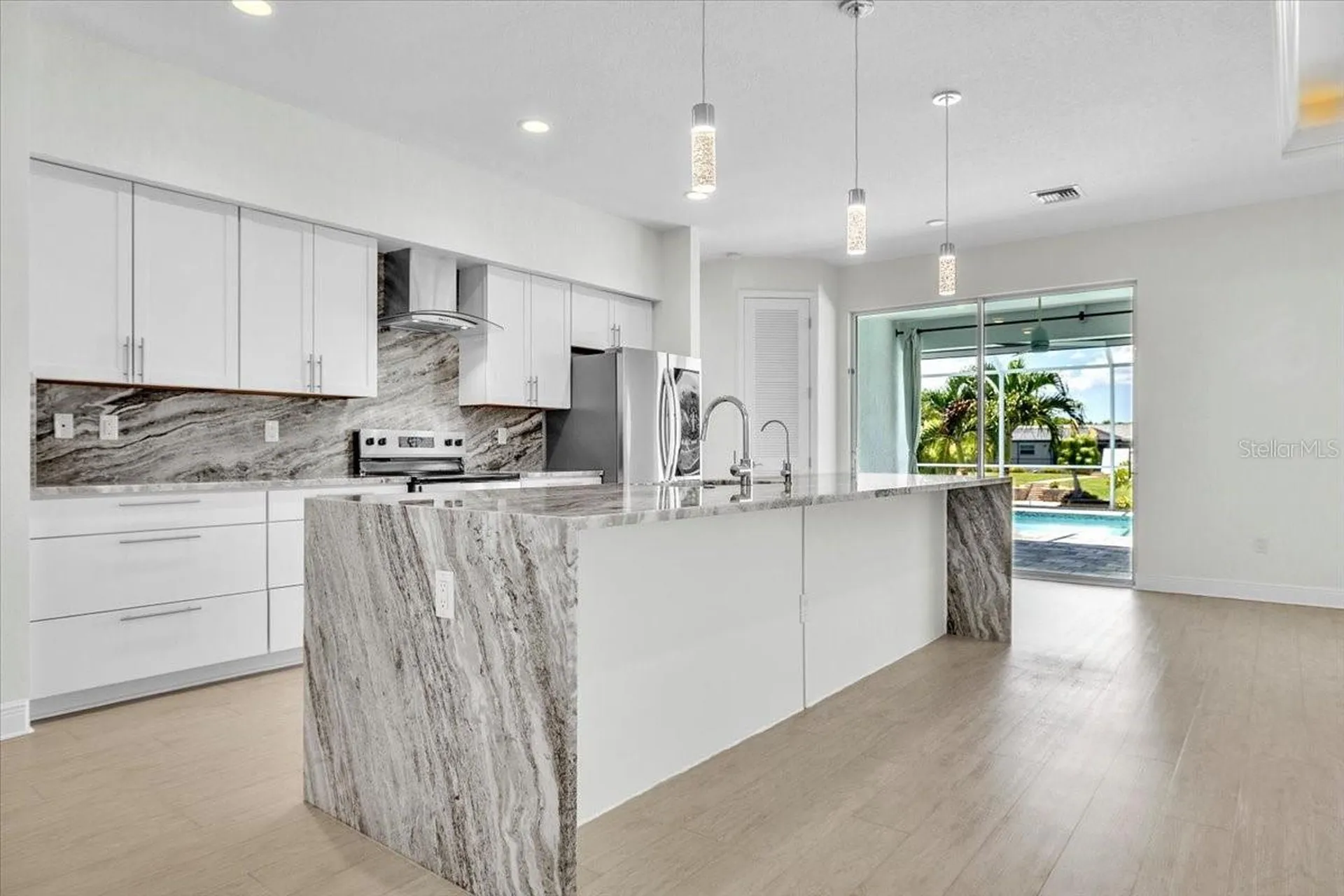 2918 SE 10th Place Cape Coral FL 33904