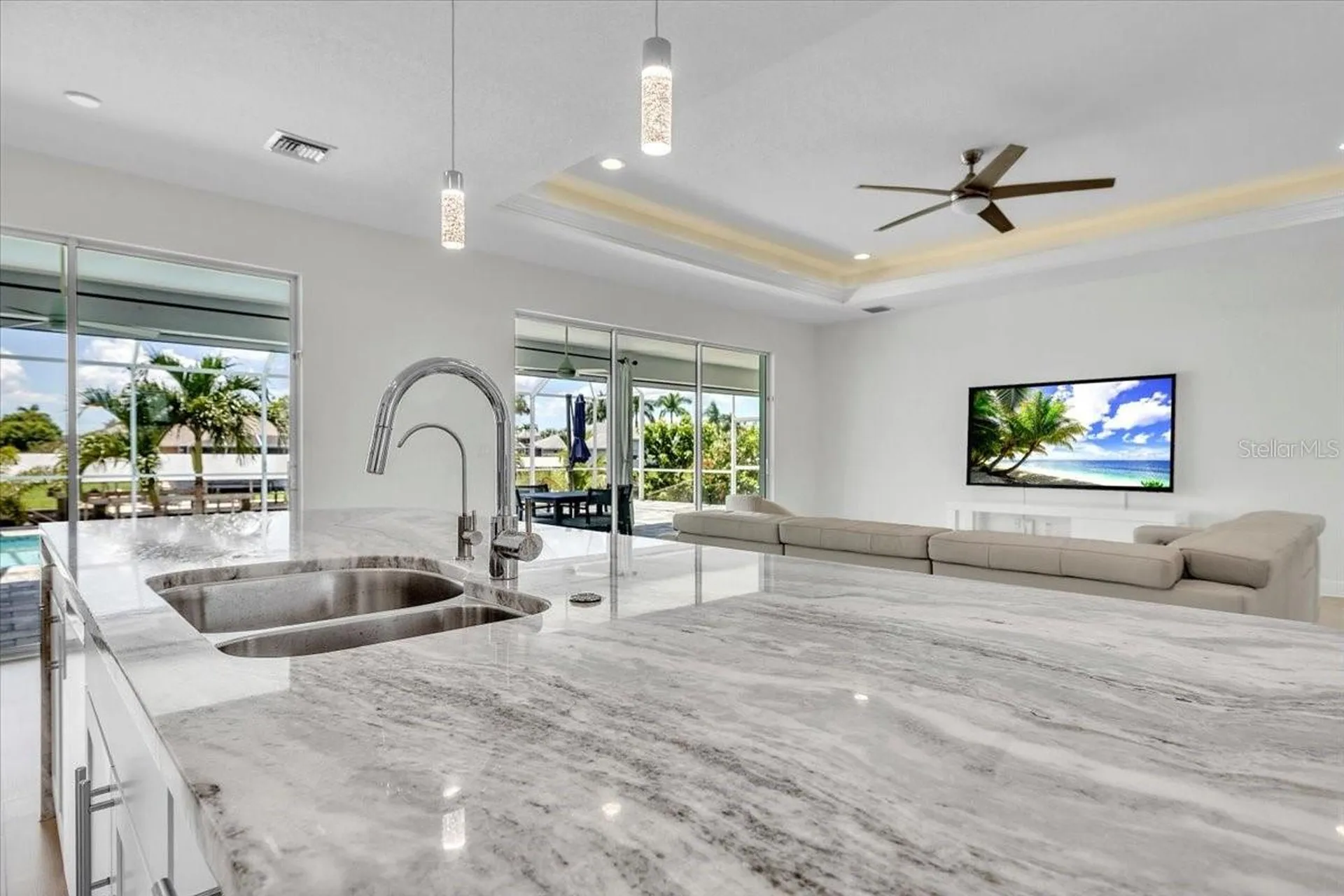 2918 SE 10th Place Cape Coral FL 33904