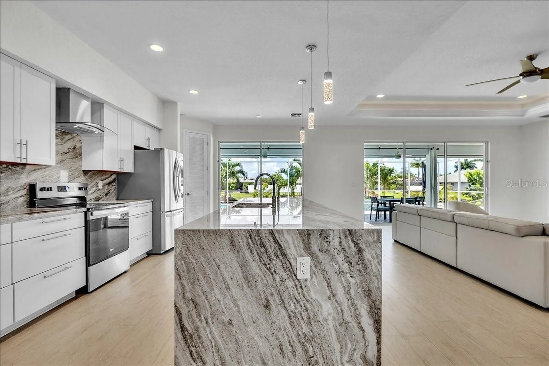 2918 SE 10th Place Cape Coral FL 33904