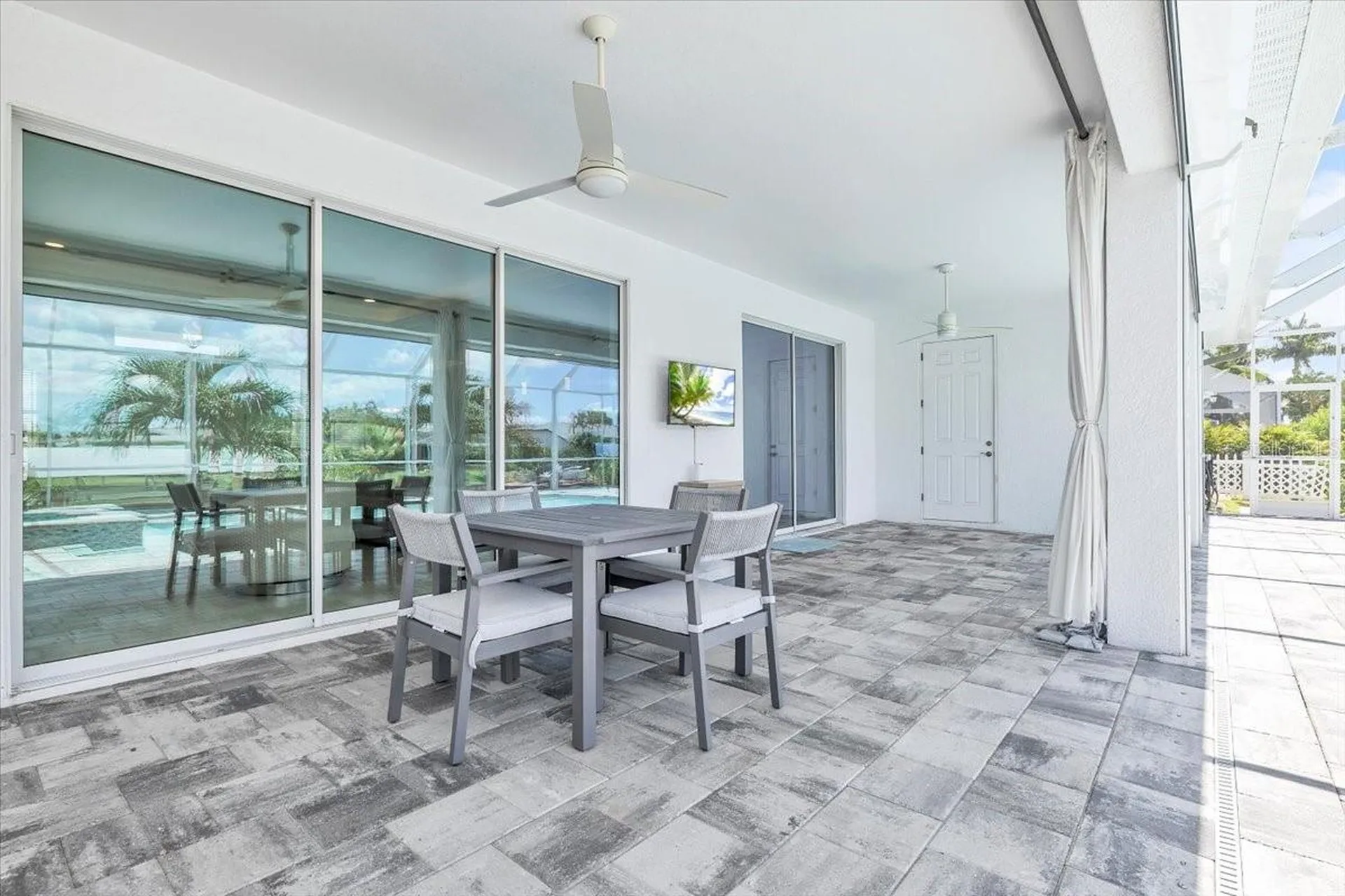 2918 SE 10th Place Cape Coral FL 33904