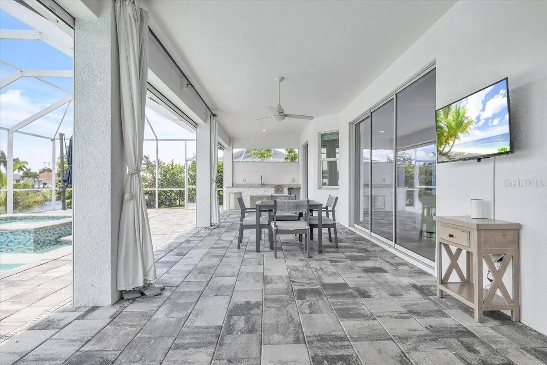 2918 SE 10th Place Cape Coral FL 33904