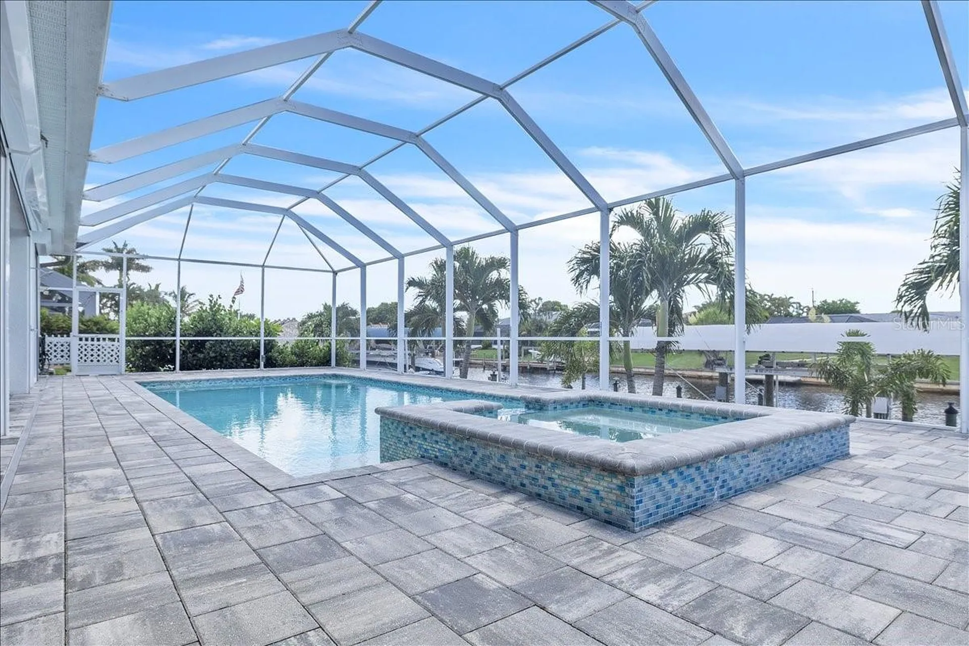 2918 SE 10th Place Cape Coral FL 33904