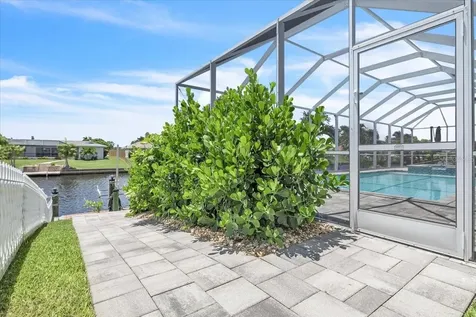 2918 SE 10th Place Cape Coral FL 33904