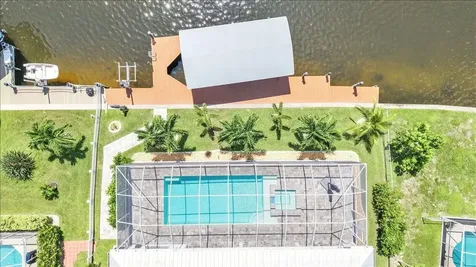 2918 SE 10th Place Cape Coral FL 33904