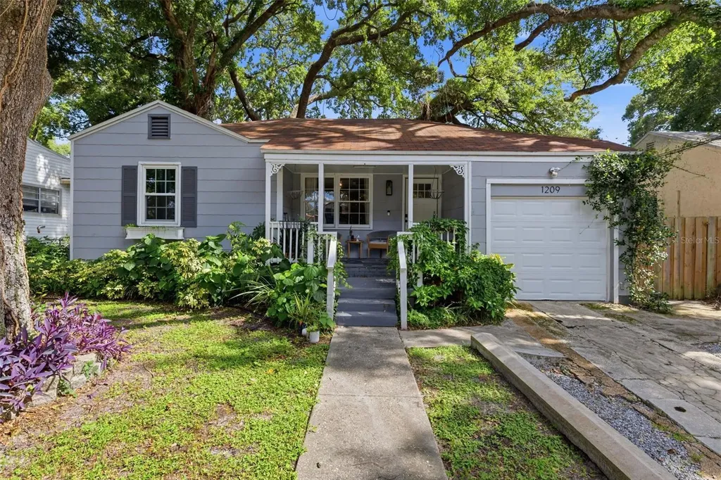 1209 E Crenshaw Street Tampa FL 33604