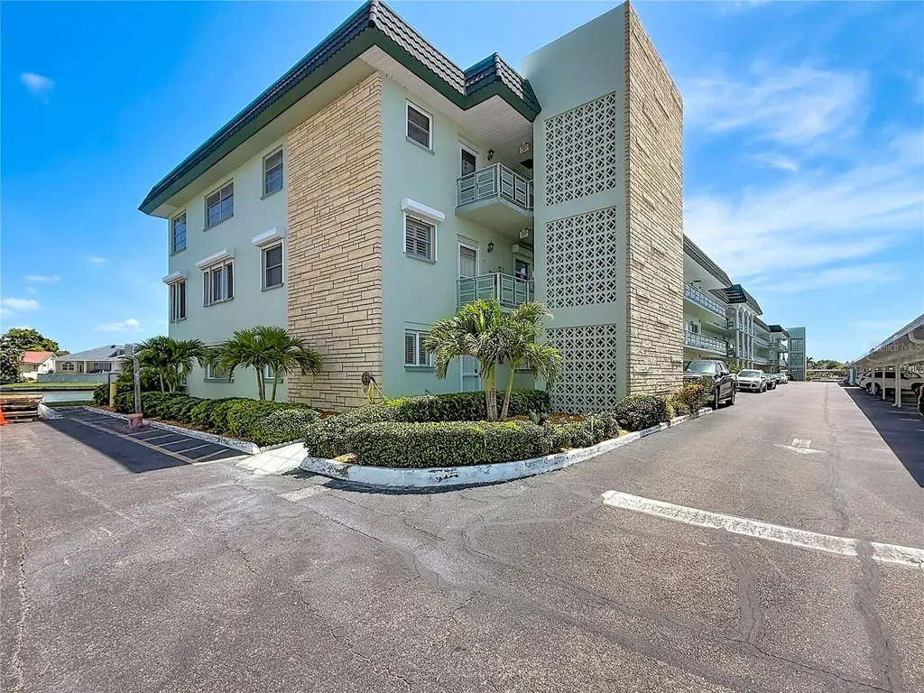5935 30th Avenue S Gulfport FL 33707