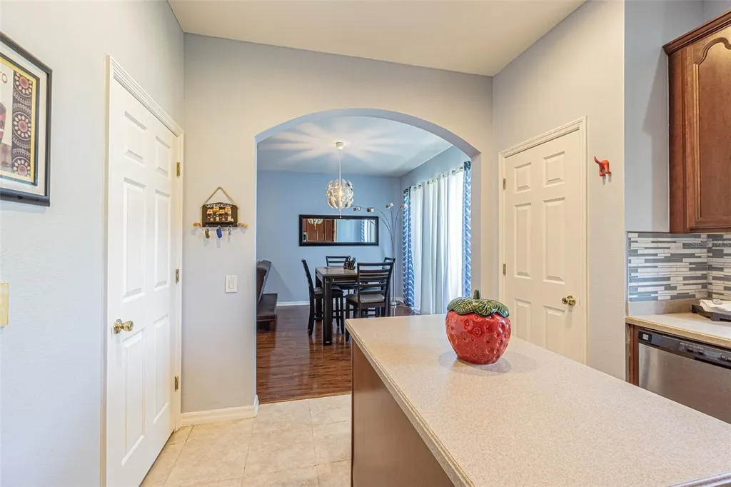 1031 Paseo Del Rio NE St Petersburg FL 33702